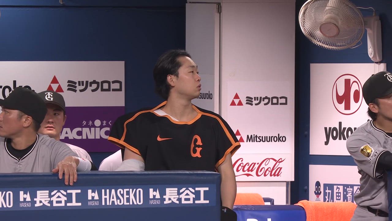 9回表、森原選手が高めのストレートで空振り三振に仕留める！