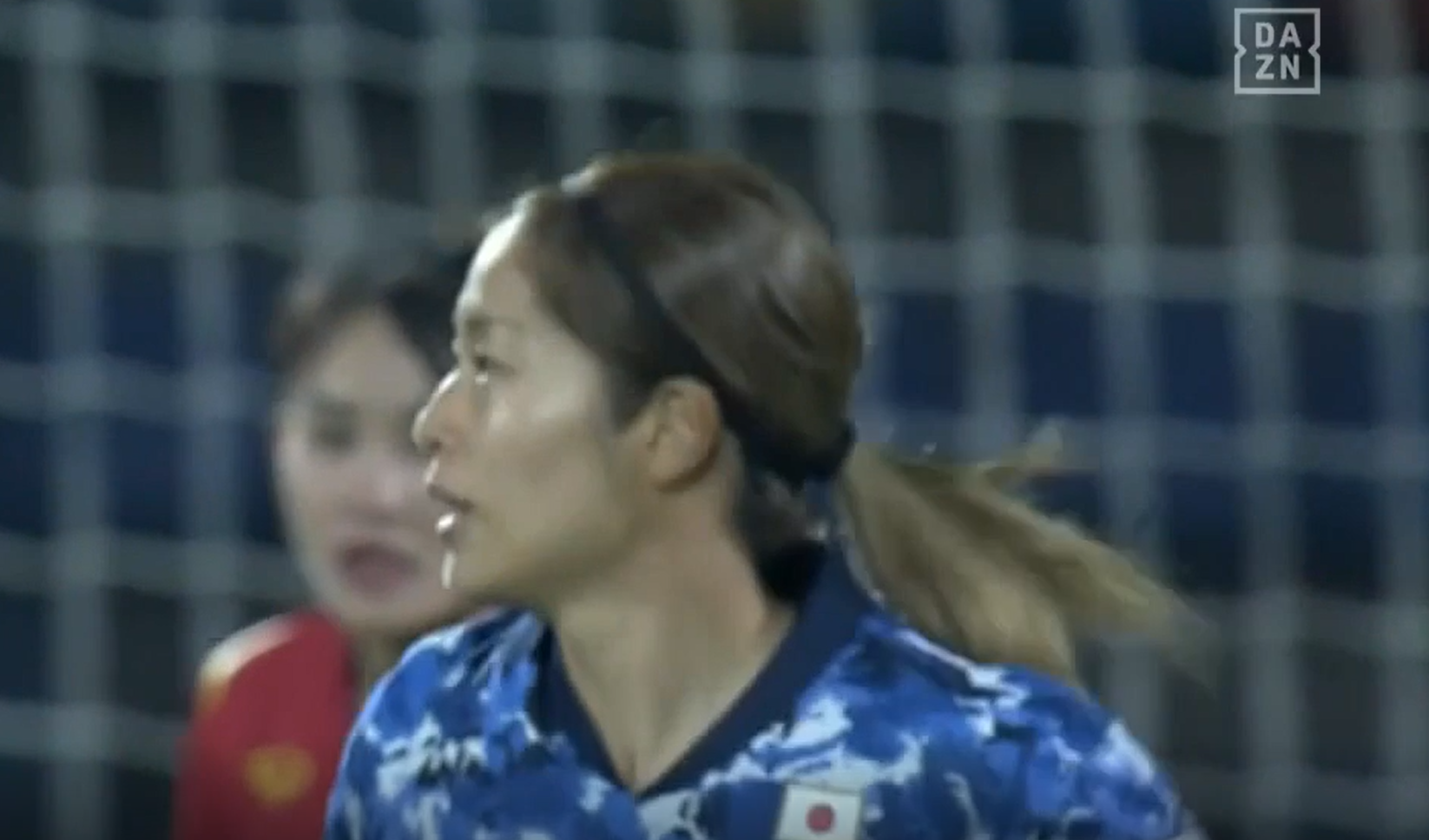 【AFC女子アジアカップ】猶本のサイドチェンジから成宮が鋭いシュートを放つ