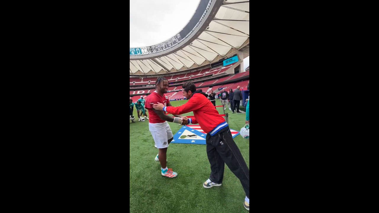 NFLマイアミ・ドルフィンズがアトレティコ本拠地メトロポリターノに！｜アトレティコ・デ・マドリー