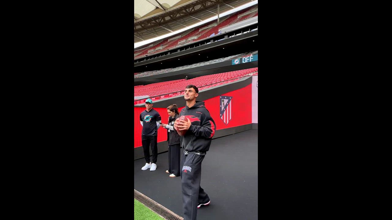 サッカー選手のマルク・プビルがアメフトに挑戦？！｜アトレティコ・デ・マドリー