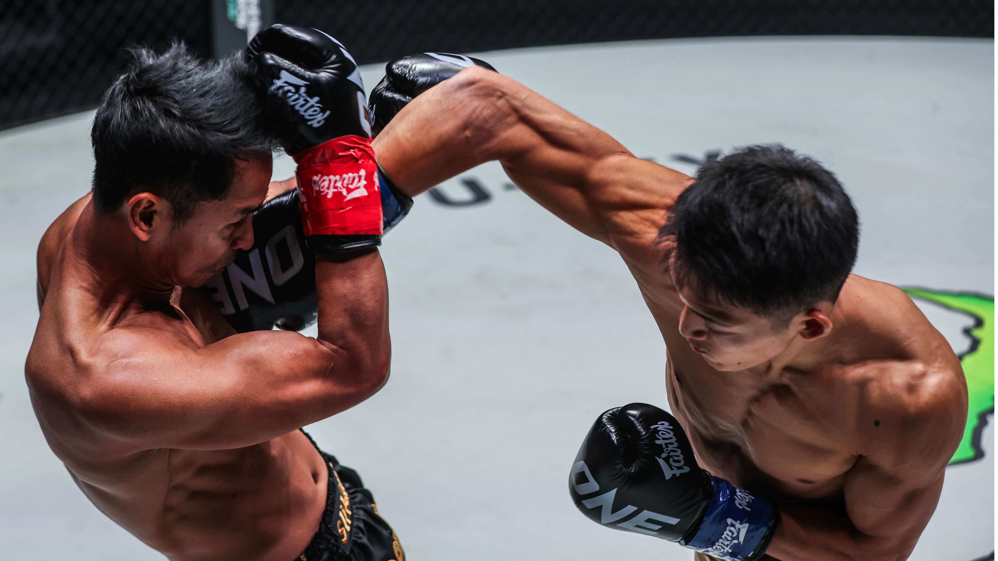 【ONE】野杁正明、足効かせ詰めるも正規王者スーパーボンに競り負け王座統一ならず｜ONE173：スーパーボン vs. 野杁正明