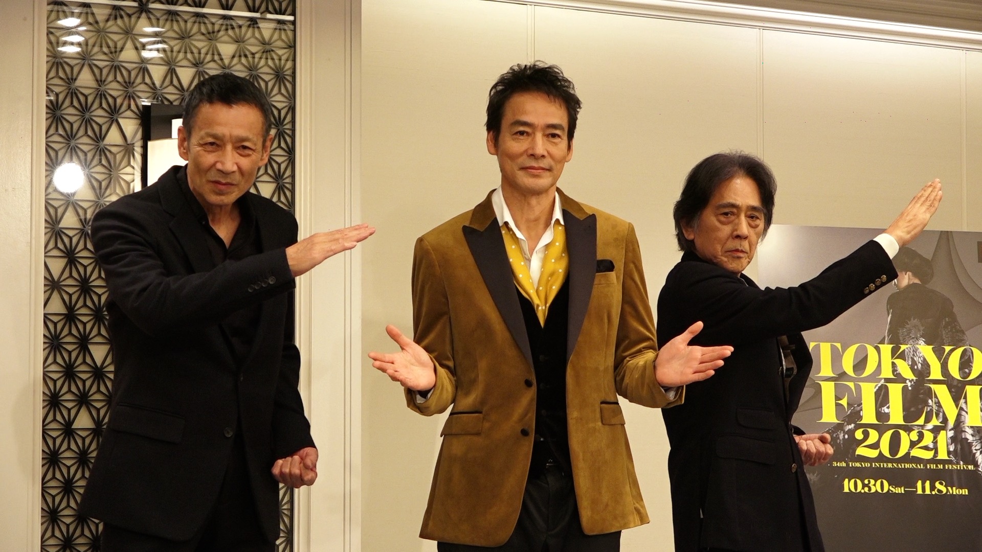 仮面ライダーX・ZX・スカイライダーが集結！変身ポーズを生披露