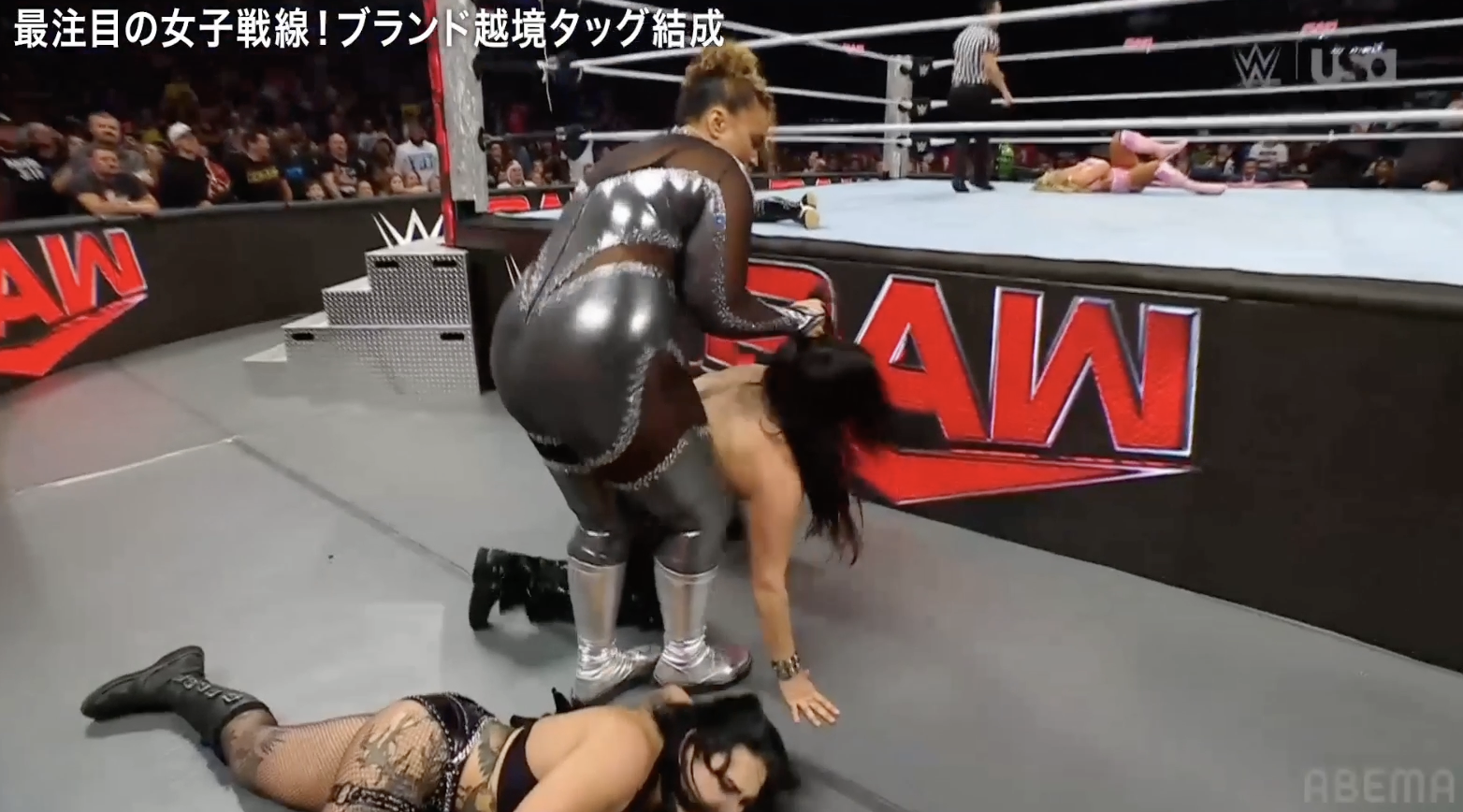 WWEファン垂涎!!リアとティファニーが奇跡のタッグ結成!王者リヴ組との豪華タッグ戦に、“女王”ナイアまで来たーーーー！！いま、女子戦線から目が離せない！|火曜日夜9時の『RAW』と土曜日夜9時の『SMACKDOWN』が無料で見られるのはアベマだけ！