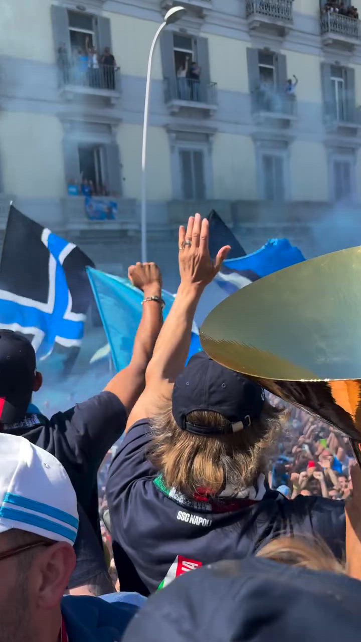 4度目のイタリア制覇！選手たちも大盛り上がりの優勝パレード！【SSCナポリ】