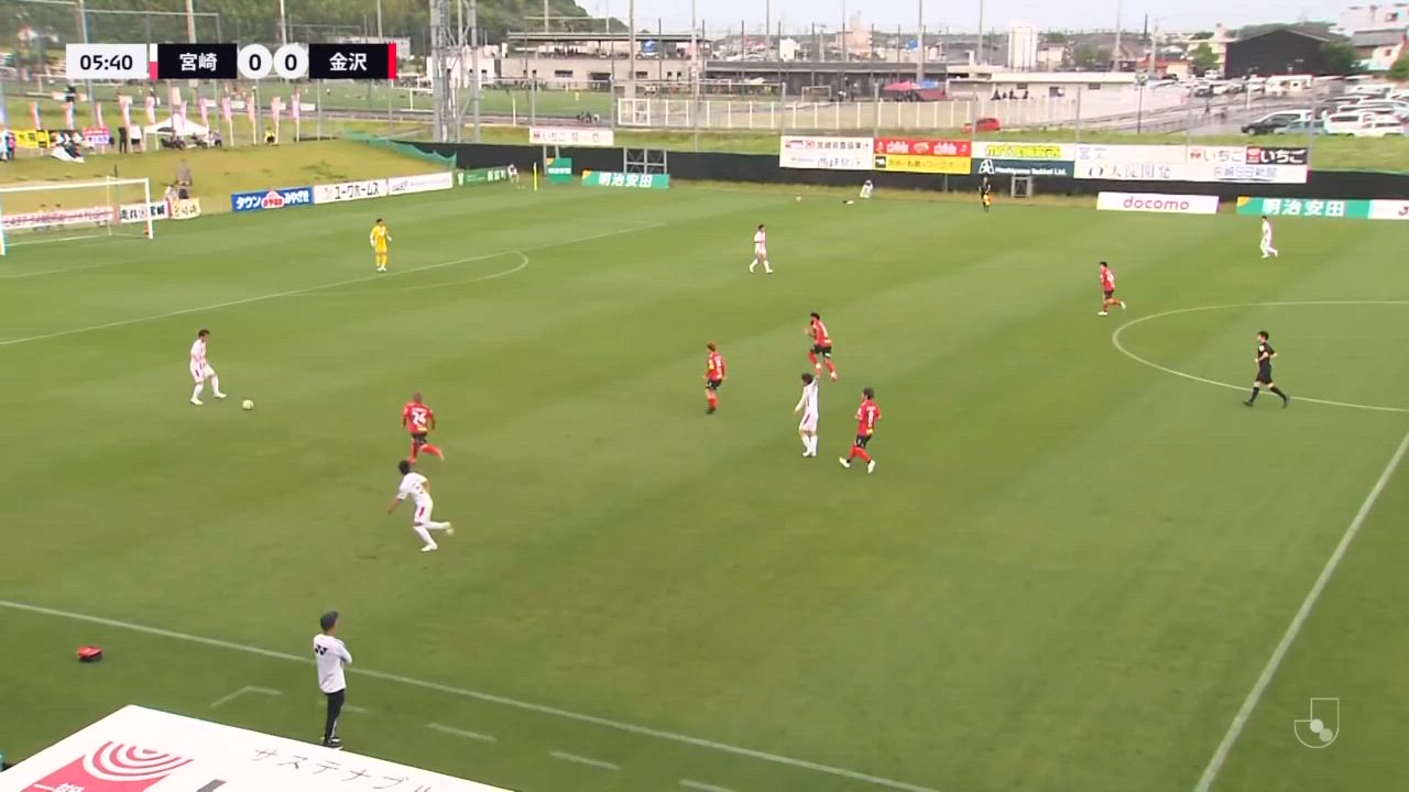 【パトリック】キーパーのこぼれ球に詰めるもバー直撃「ツエーゲン金沢 vs テゲバジャーロ宮崎」