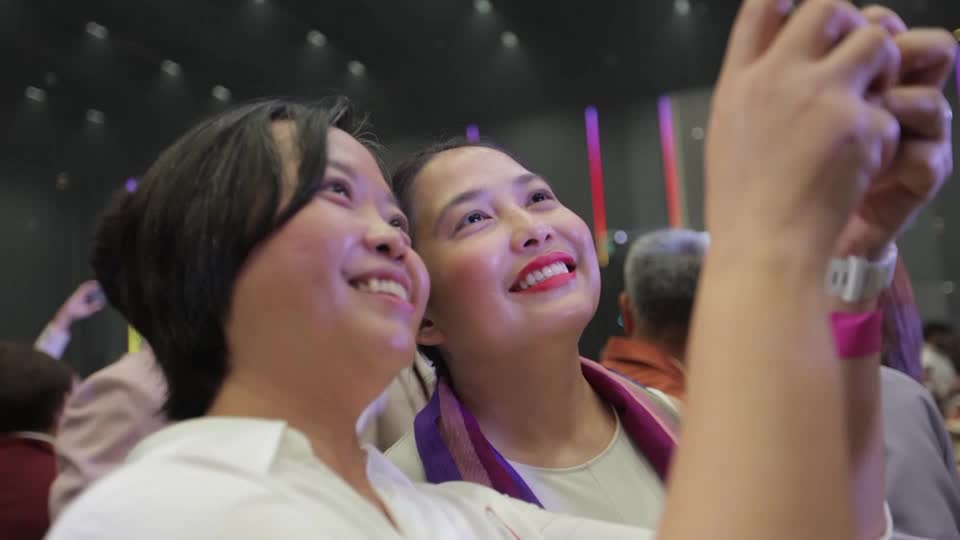 東南アジア初、タイで同性婚認める法律施行　200組以上が一斉挙式　親子関係には課題の声も - ロイター映像ニュース | Yahoo! JAPAN