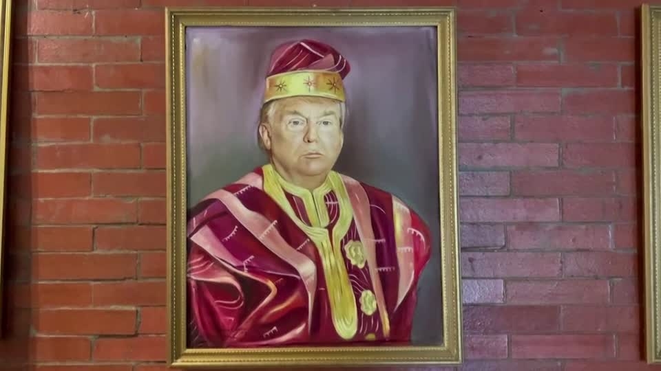 イタリアの国際美術展、ベトナム人画家がトランプ大統領の肖像画を出展 [社会] - VIETJOベトナムニュース