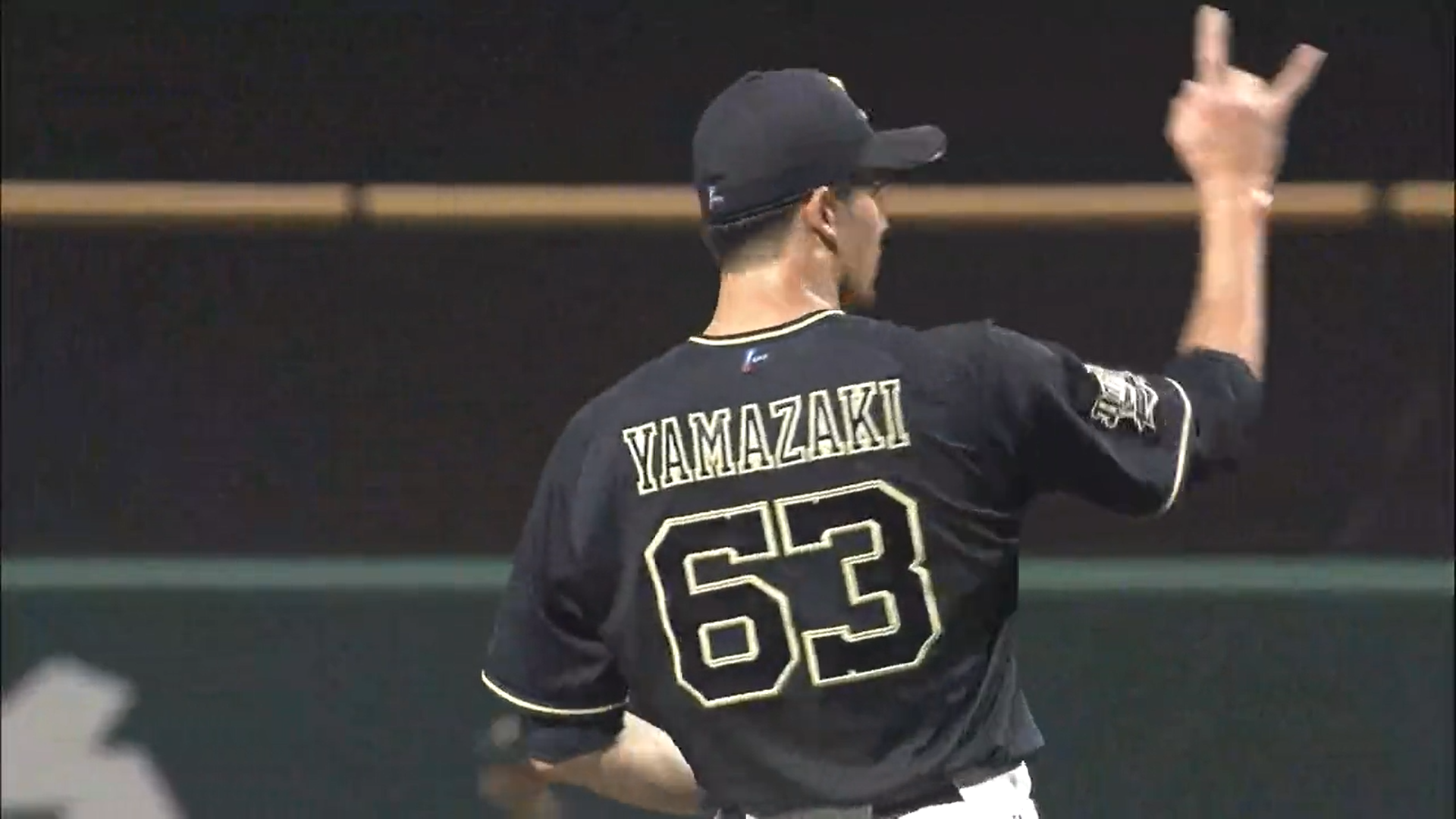オリックス 山崎颯一郎投手スパイク オリックス】山崎颯一郎「遊びで使ったらよかった」グラブも体も