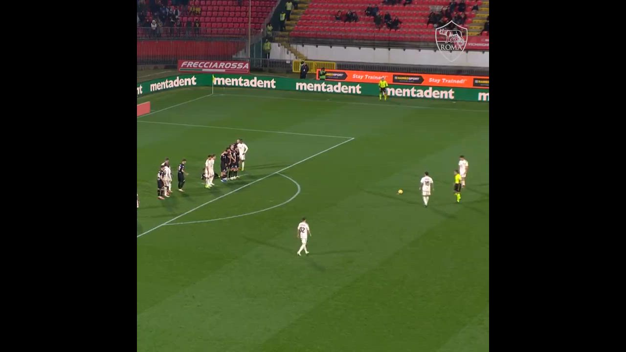 【動画】完璧なフリーキック