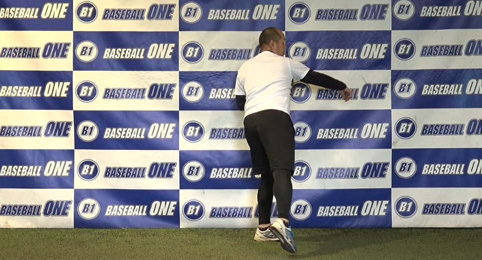 【野球練習メニュー】肩の入れ換えで投げる練習方法（Sufu）