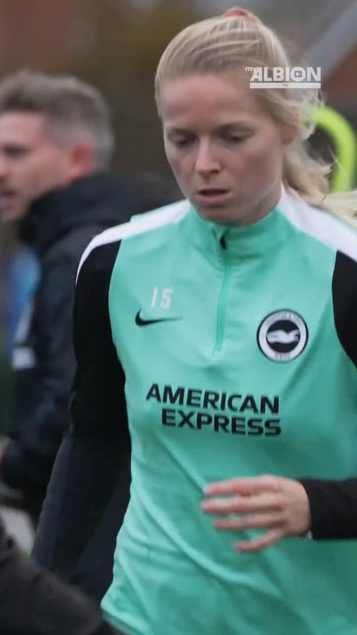 イングランド女子サッカートップリーグの練習をチラ見せ！【ブライトン】