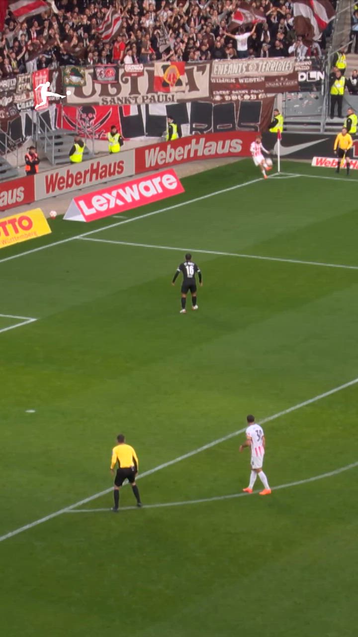 フライブルクの日本代表MF鈴木唯人が決めた待望のブンデスリーガ初ゴール